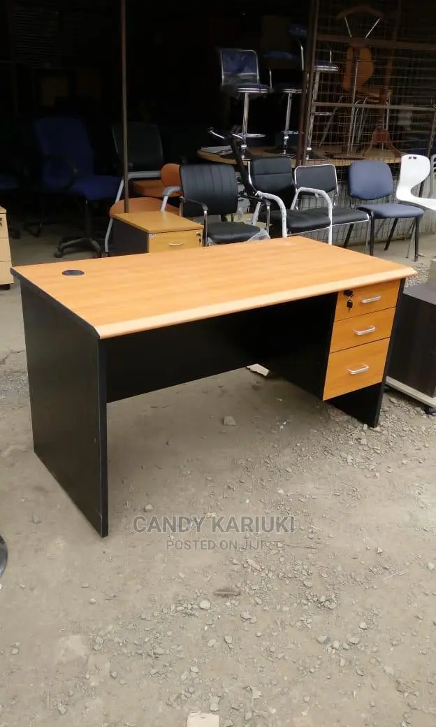 1.4m Long Office Desk