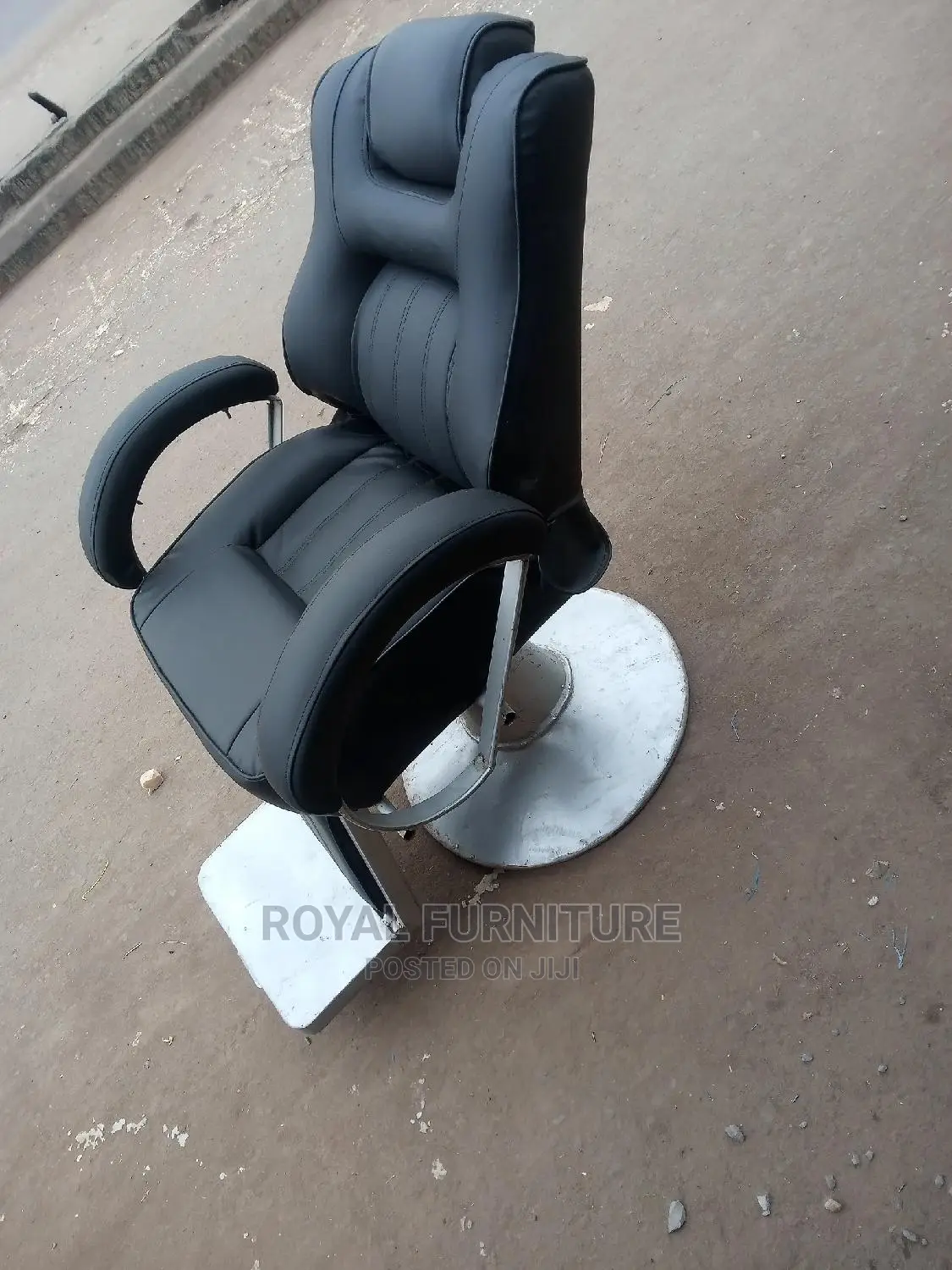 Kinyozi Seats (Mini)
