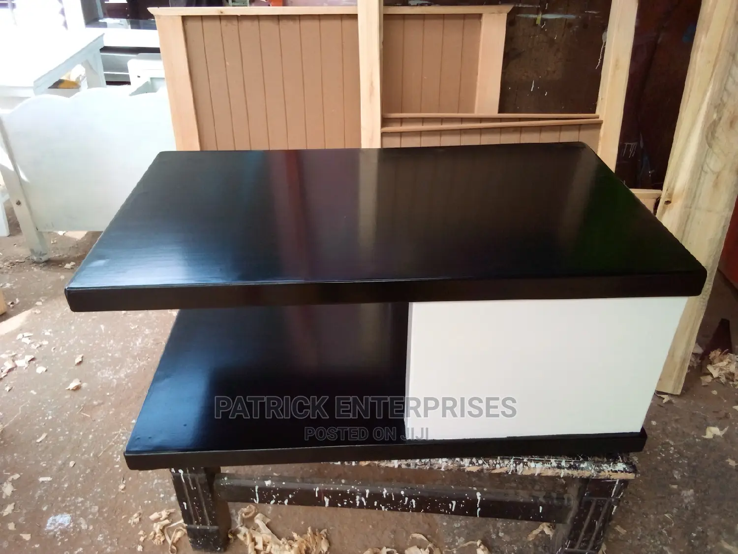 Morden Coffee Table 4 by 2 Fitts