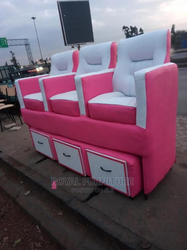 Nail Parlor Seats - main view