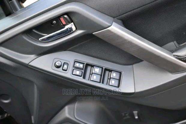 Subaru Forester 2016 Black - thumbnail 2