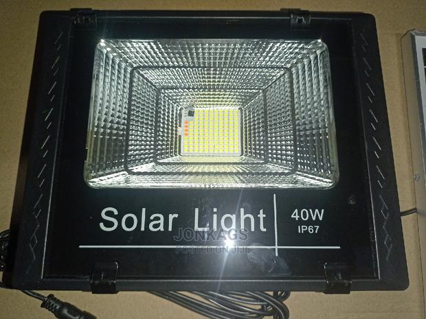 LED Solar Lights With 40 Watts Brightness - thumbnail 4