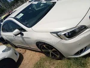 Subaru Legacy 2015 Pearl