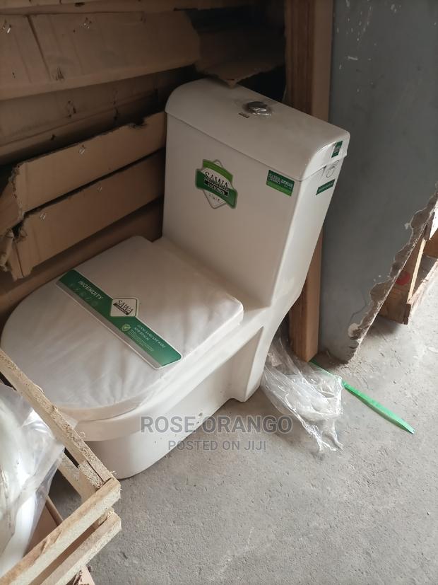 One Piece Toilet - main view