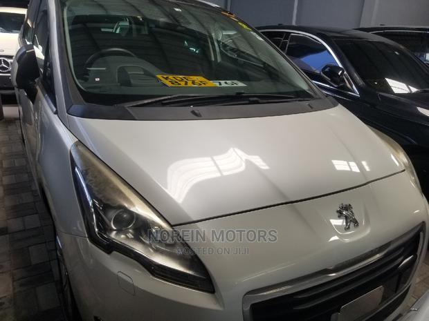 Peugeot 5008 2015 Off White - thumbnail 2