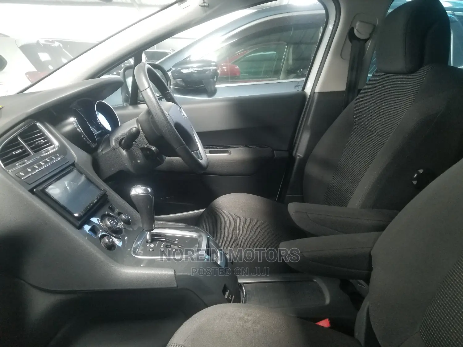 Peugeot 5008 2015 Off White