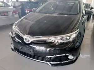 Toyota Auris 2016 Black