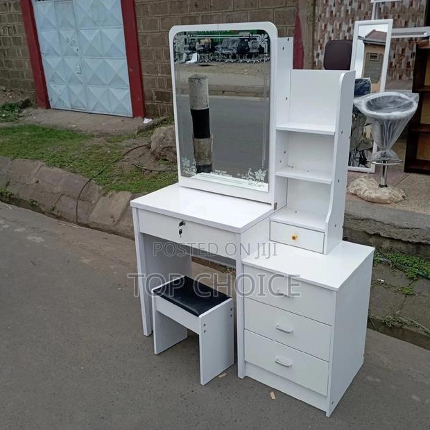 Makeup Table