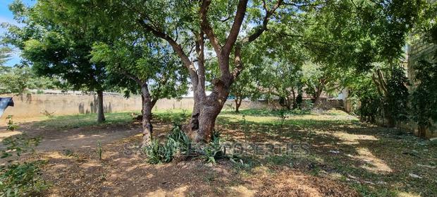 Mtwapa Posta Quarter Plot on Sale Wall Fanced - thumbnail 5