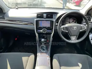 Toyota Premio 1.8 FWD 2016 Silver