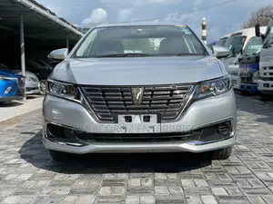 Toyota Premio 1.8 FWD 2016 Silver