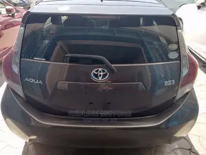 Toyota Aqua 2016 Gray