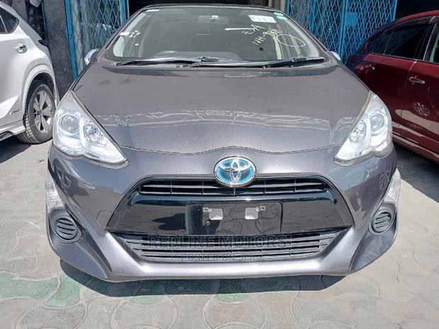 Toyota Aqua 2016 Gray