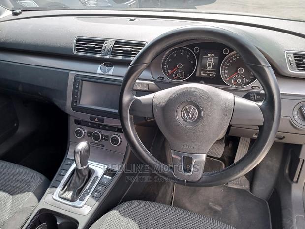 Volkswagen Passat 2016 Off White - thumbnail 5