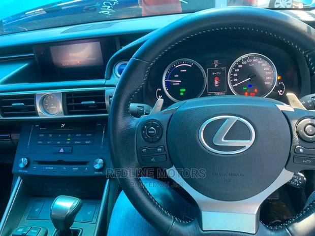 Lexus IS 2016 Silver - thumbnail 3