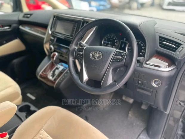 Toyota Alphard 2016 Black - thumbnail 4