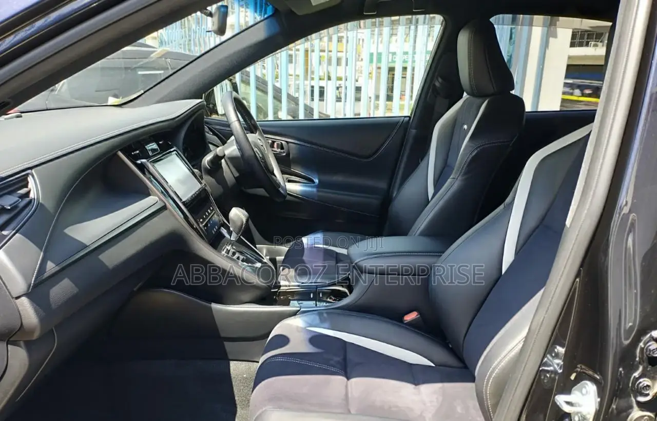Toyota Harrier 2.0 4WD 2015 Black