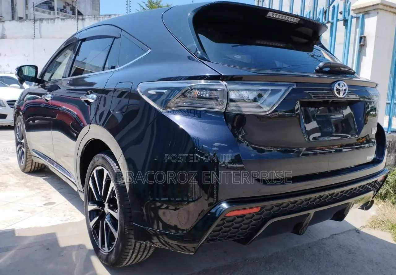 Toyota Harrier 2.0 4WD 2015 Black