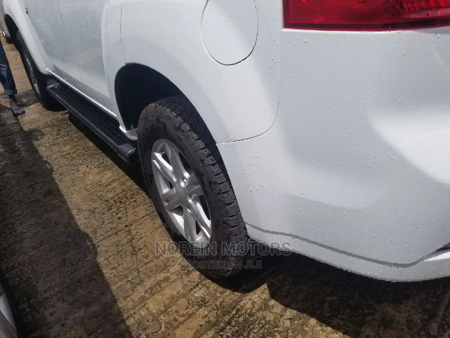 Isuzu MU-X 2016 White