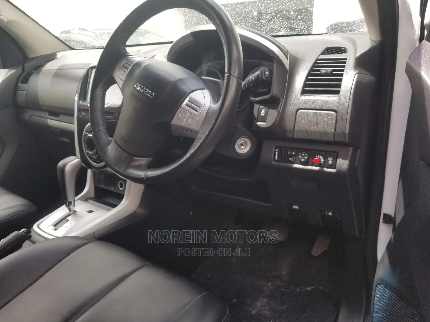 Isuzu MU-X 2016 White