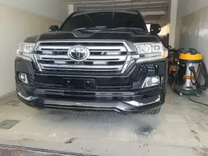 Toyota Land Cruiser 2016 Black