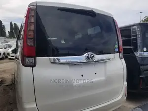 Toyota Noah 2014 White