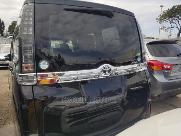 Toyota Voxy SV Premium 2014 Black - thumbnail 5