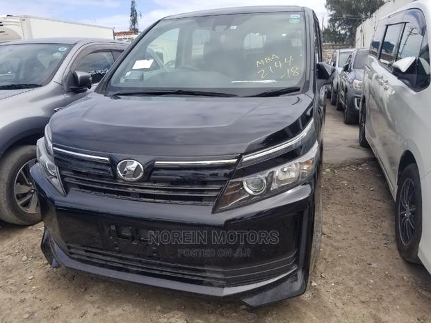 Toyota Voxy SV Premium 2014 Black - thumbnail 3