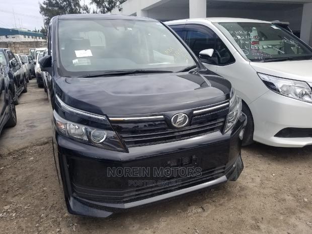 Toyota Voxy SV Premium 2014 Black - thumbnail 2