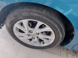 Toyota Auris 2016 Blue