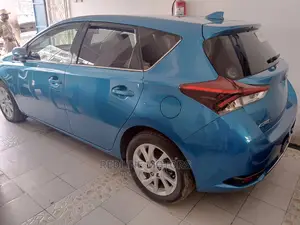 Toyota Auris 2016 Blue