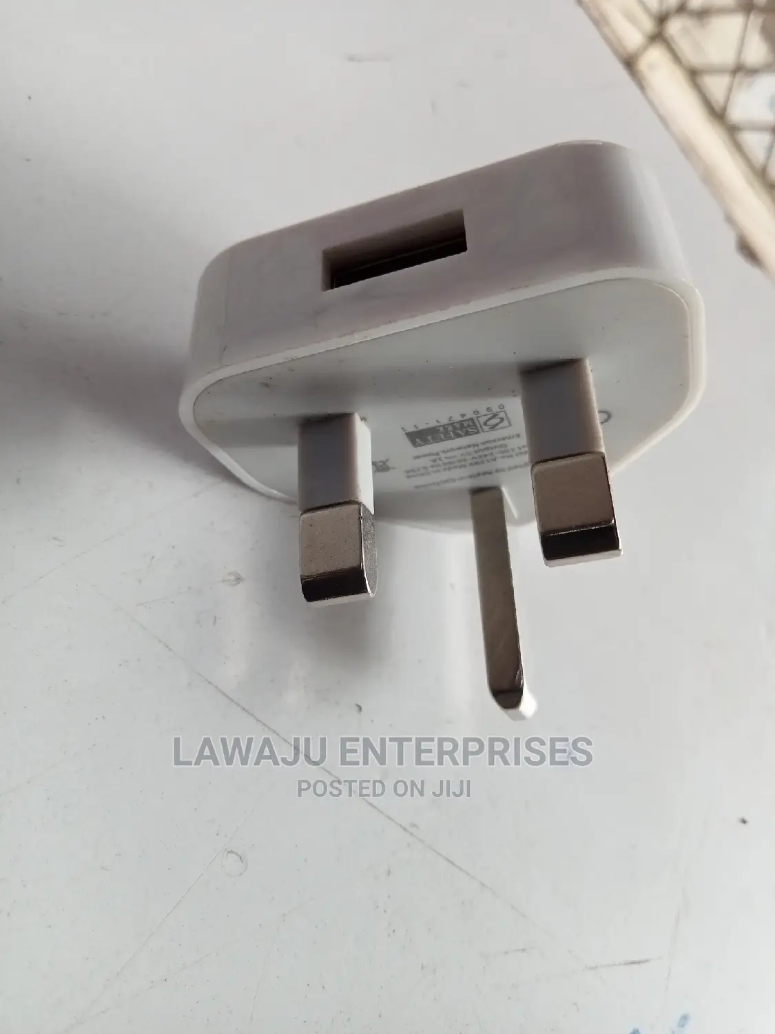 Apple 3 Pin USB Plug/Adapter/Wall Charger for iPhone's