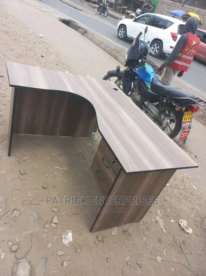Morden Executive Lshaped Office Desk 4 by 4 Fitts
