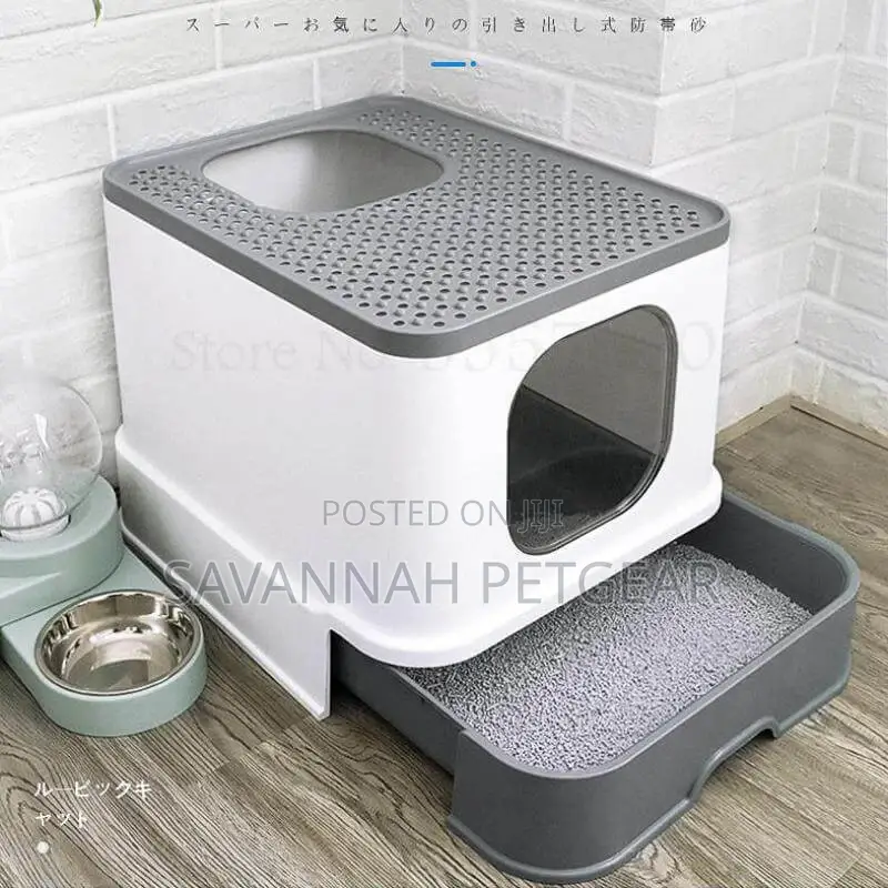 Super Deluxe Enclosed Cat Toilet Litter Box Has Drawer Scoop