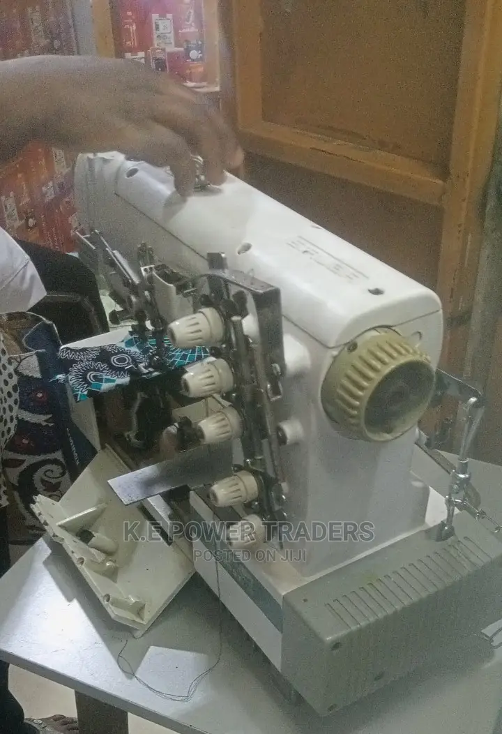 Amazing Siruba Industrial Overlock Machine