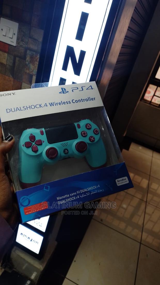 PS4 Controller - thumbnail 4