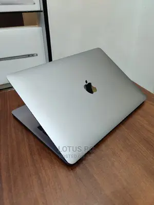 Laptop Apple MacBook Pro 2017 8GB Intel Core I7 SSD 256GB