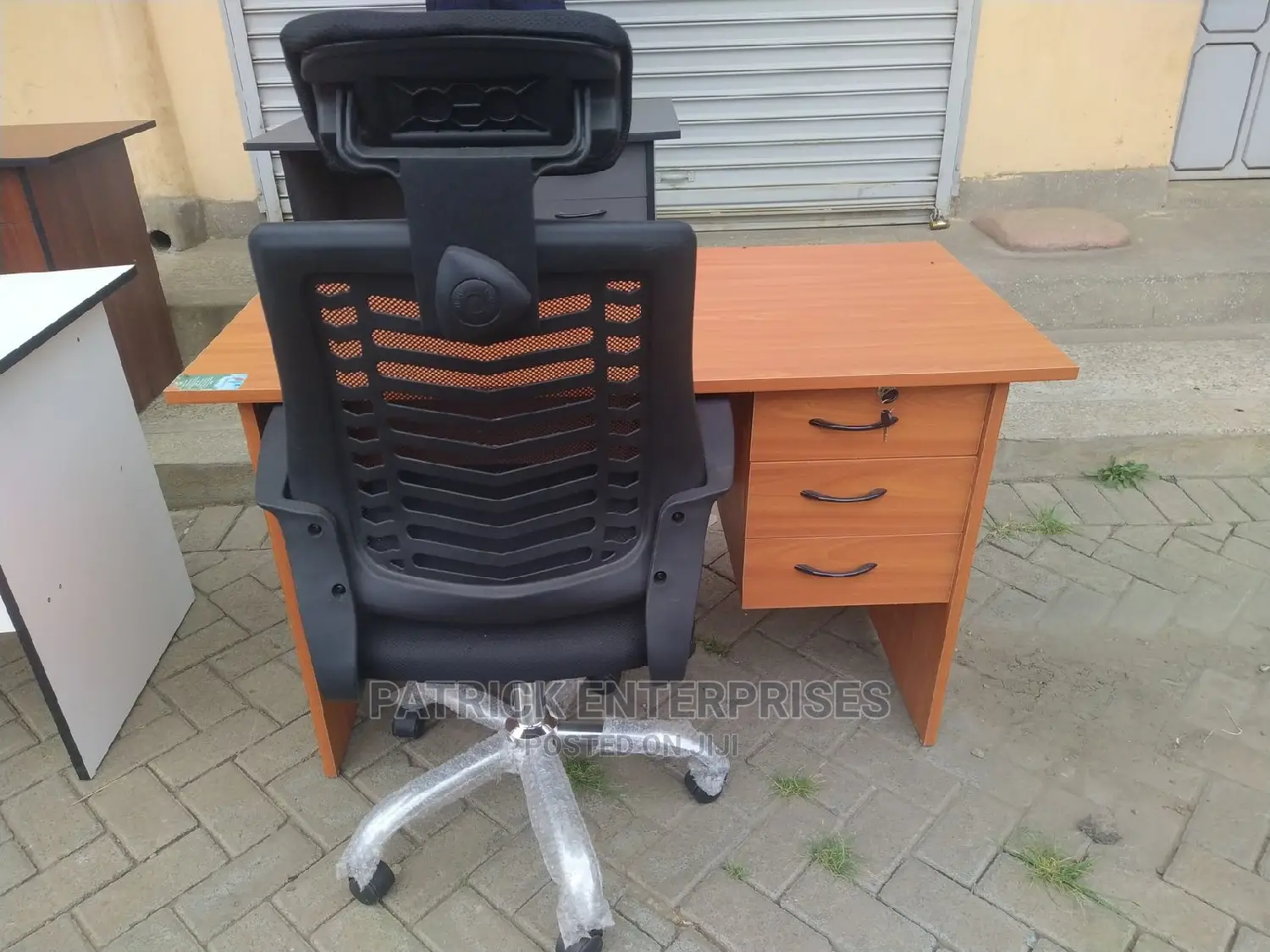 1.2 Mtrs Office Desk Plus High Back Recliner Headrest Chair