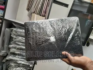 Macbook Pro 13 With Touch Bar (A1706/A1989/A2159)