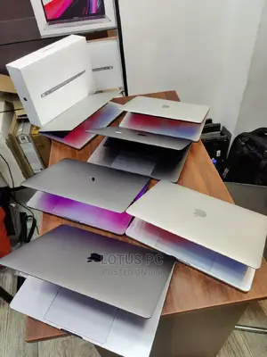 Laptop Apple MacBook Pro 2017 8GB Intel Core I7 SSD 256GB