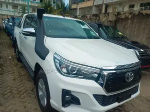 Toyota Hilux WORKMATE 4x4 2016 White