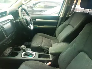 Toyota Hilux WORKMATE 4x4 2016 White