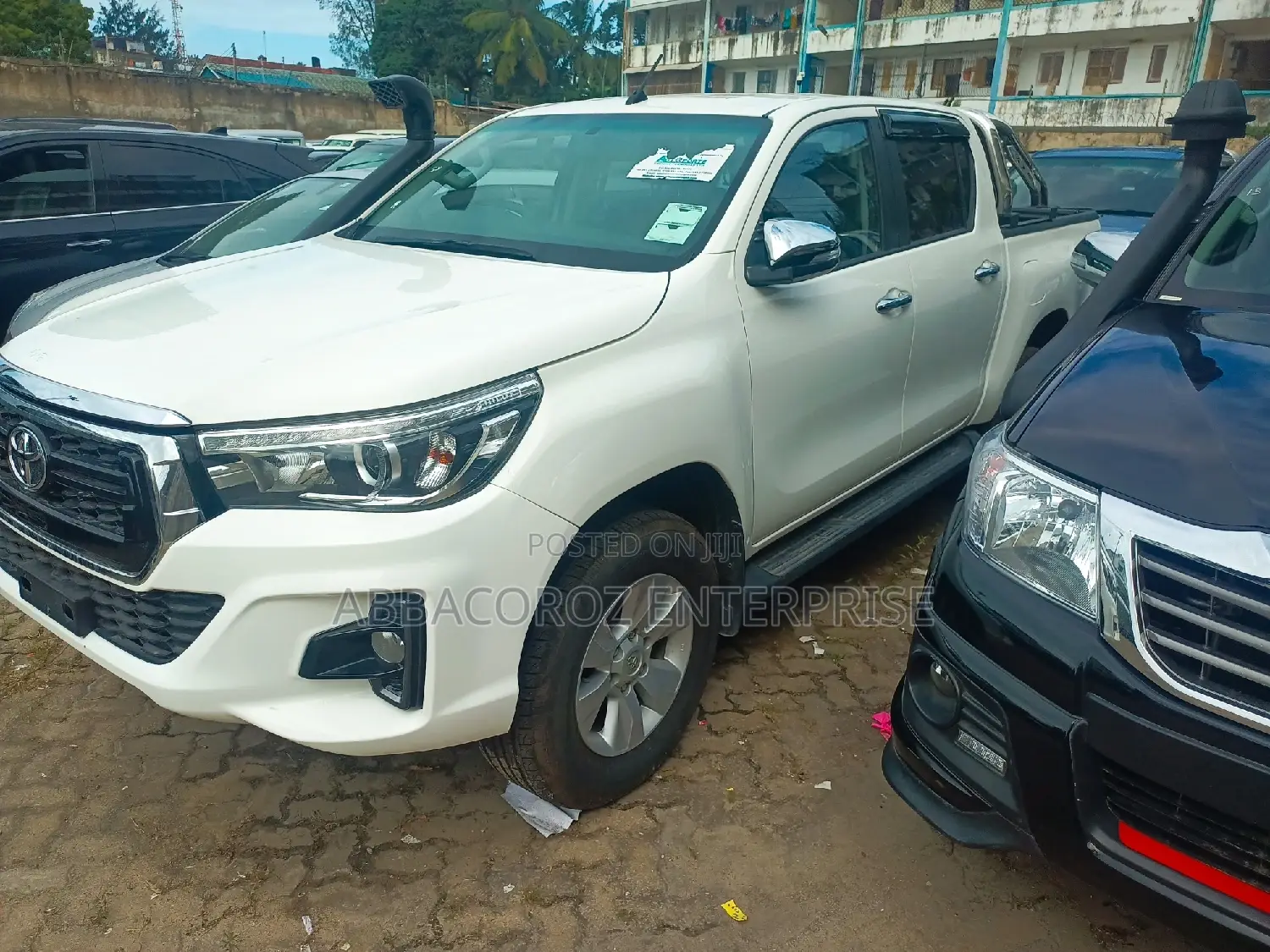 Toyota Hilux WORKMATE 4x4 2016 White