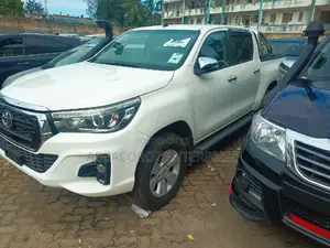 Toyota Hilux WORKMATE 4x4 2016 White