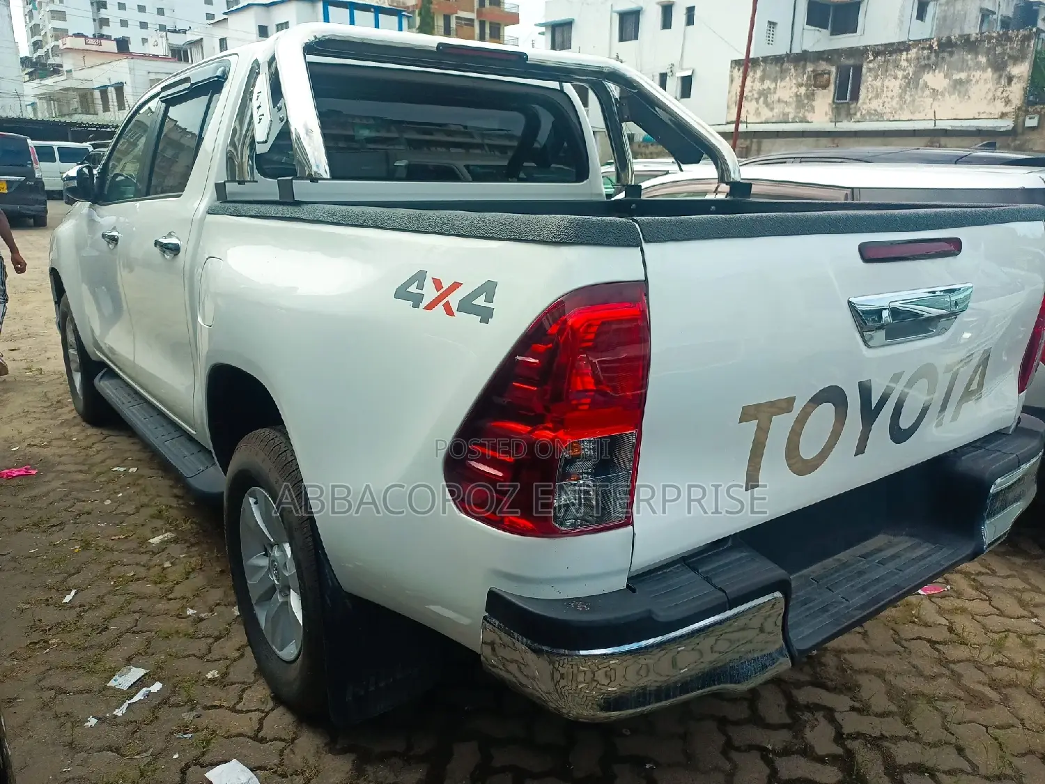 Toyota Hilux WORKMATE 4x4 2016 White