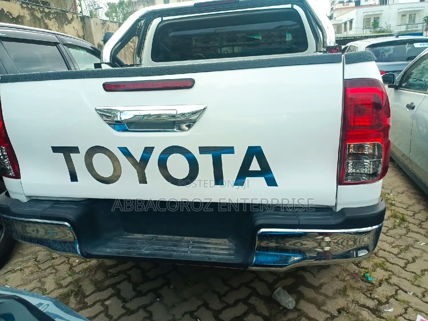 Toyota Hilux WORKMATE 4x4 2016 White
