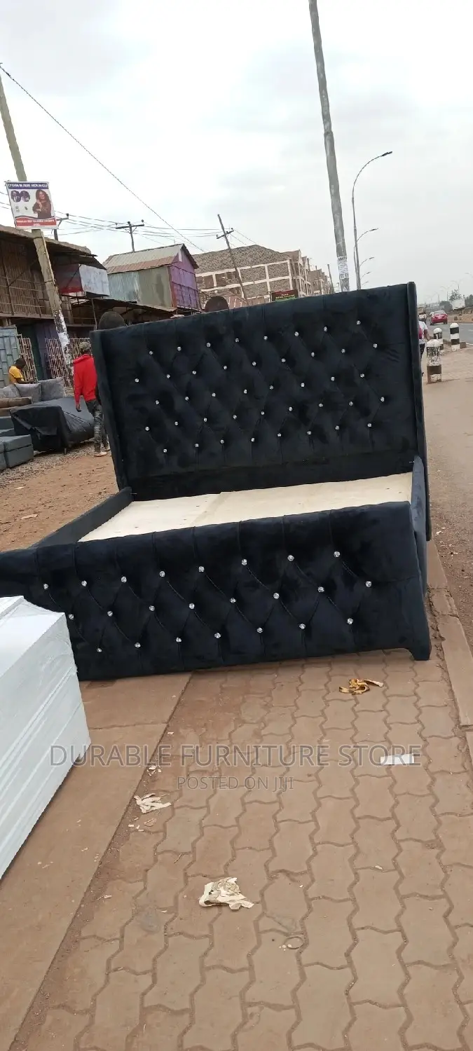 5*6 Tufted Bed