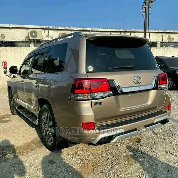 Toyota Land Cruiser Prado 2015 Gold