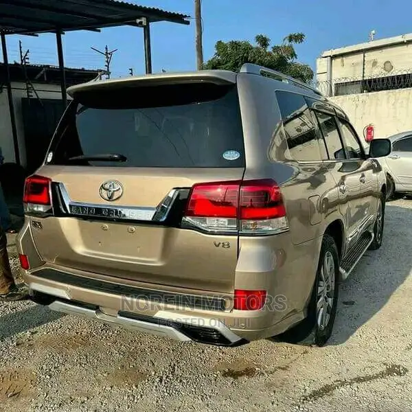Toyota Land Cruiser Prado 2015 Gold
