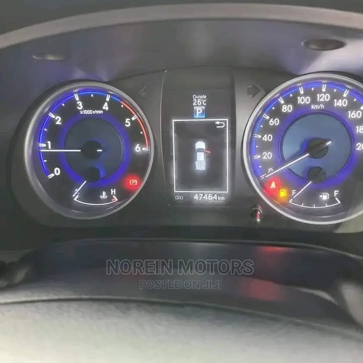 Toyota Hilux 2015 Silver